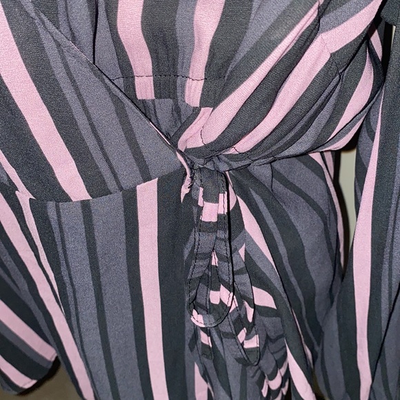 TORRID GRAY PURPLE SHEER FAUX WRAP LONG SLEEVE LADIES BLOUSE SIZE 2 - Picture 6 of 11